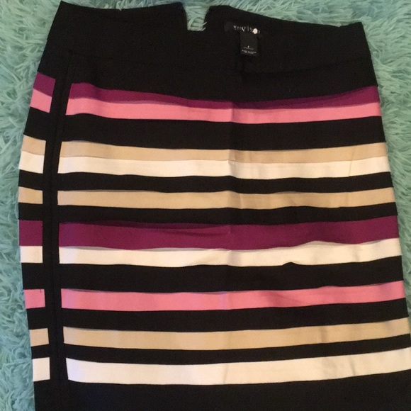 Skirts - Picture 5 of 8